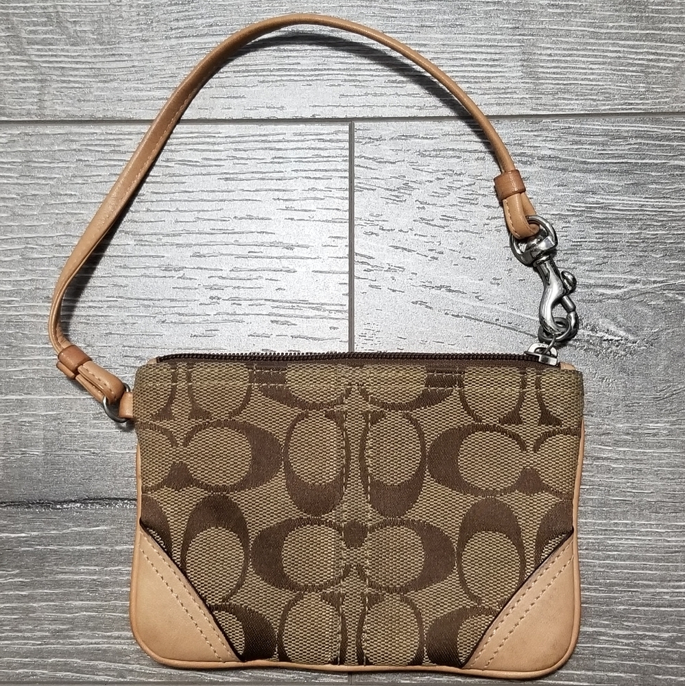 COACH Vintage Wristlet